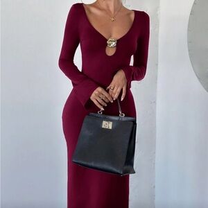 Elegant Burgundy Long Sleeve Dress
